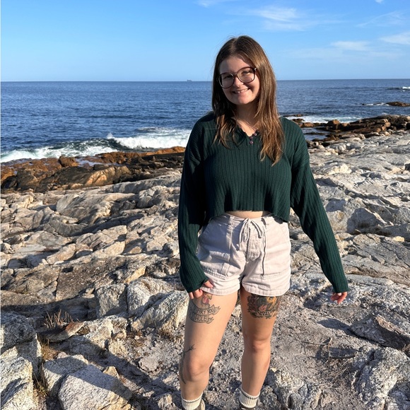 Hey, its Brooklyn 🐝🍃 - Picture 2 of 6